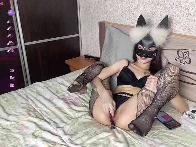 PetiteBunny webcam