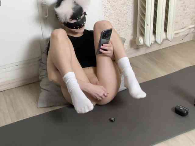 PetiteBunny webcam