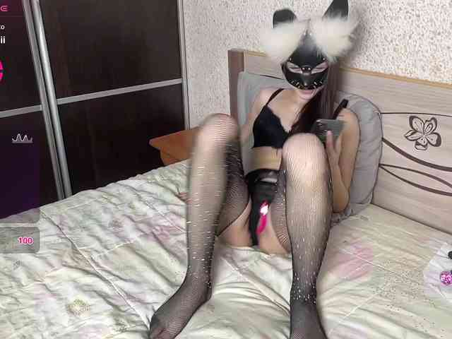 PetiteBunny webcam