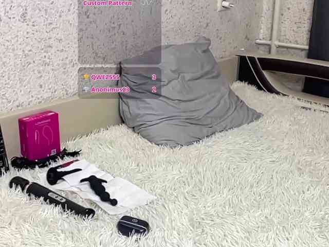 PetiteBunny webcam