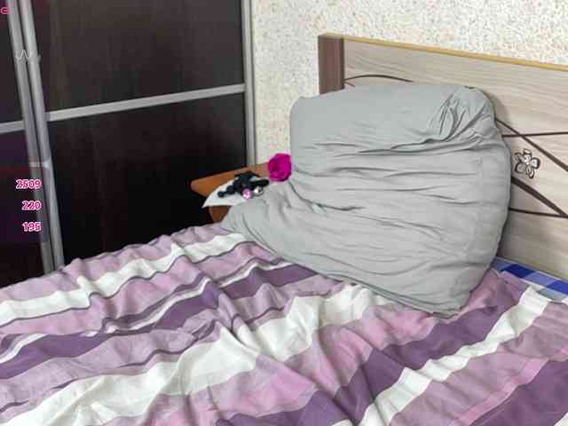 PetiteBunny webcam