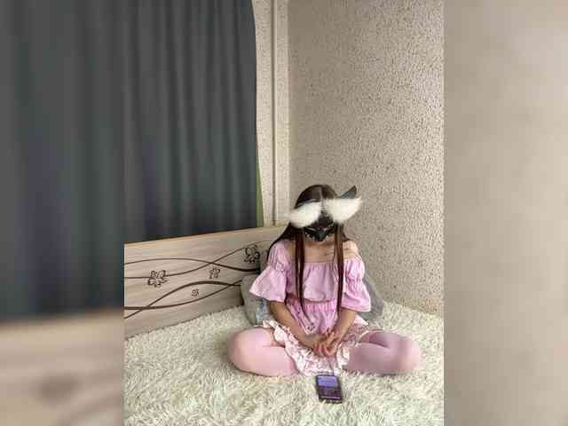 PetiteBunny webcam