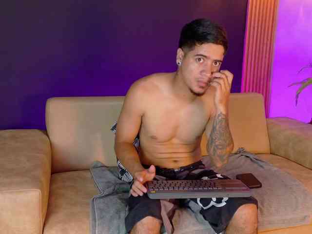 criss-hardcock Sex Cam Show