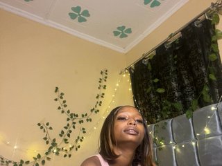 PetiteAlexa's Live Webcam