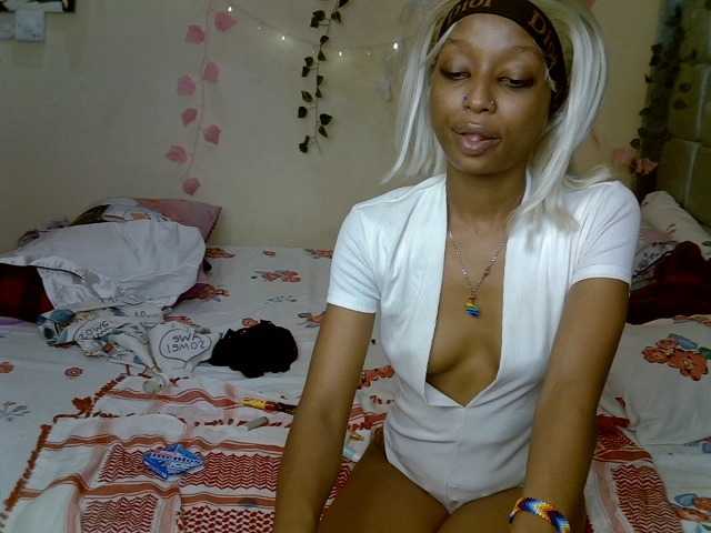 PetiteAlexa live cam on BongaCams