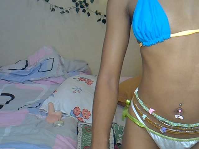 PetiteAlexa live cam on BongaCams
