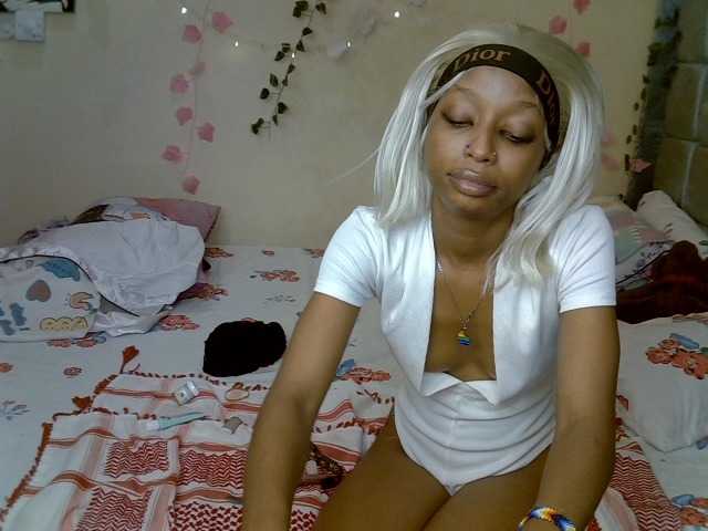 PetiteAlexa live cam on BongaCams