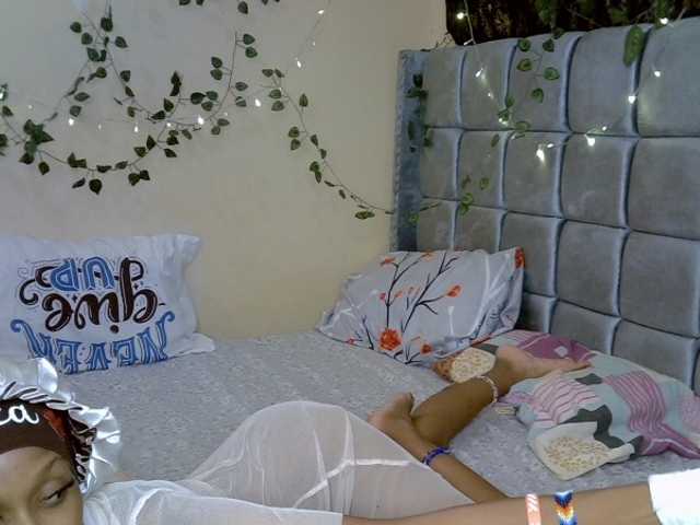 Webcam performer Petite Alexa (PetiteAlexa) online show Petite Alexa (PetiteAlexa)