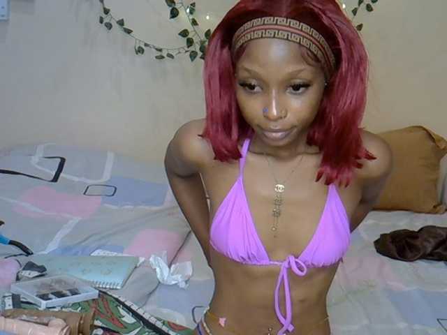 PetiteAlexa live cam on BongaCams
