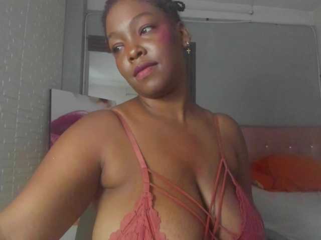 aileenkys live cam on BongaCams