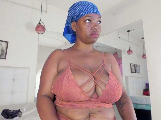 aileenkys live cam on BongaCams