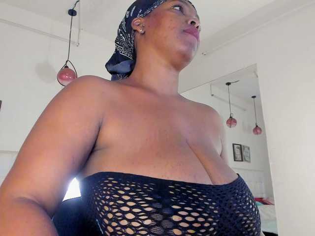 aileenkys live cam on BongaCams