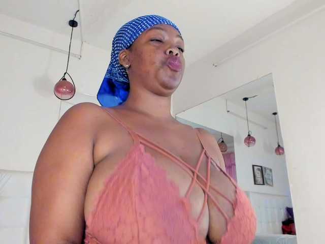aileenkys live cam on BongaCams
