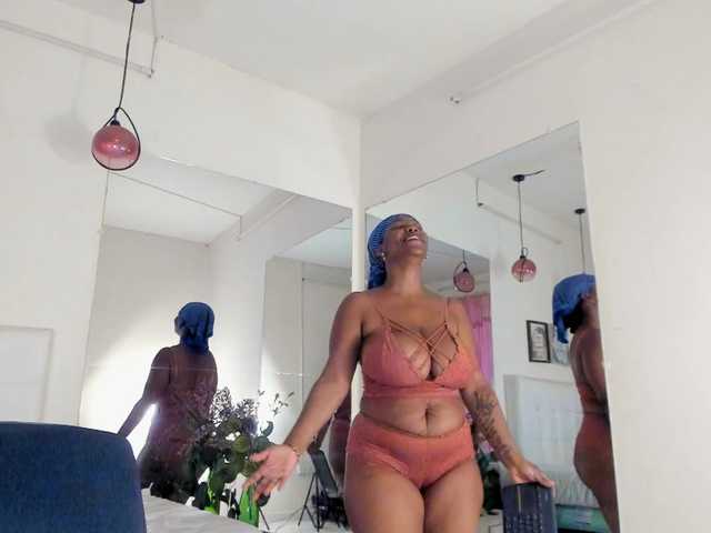 aileenkys live cam on BongaCams