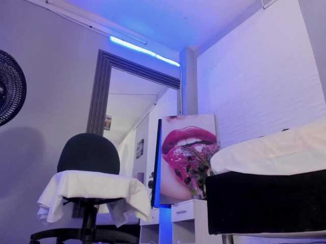 aileenkys live cam on BongaCams