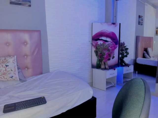 aileenkys live cam on BongaCams