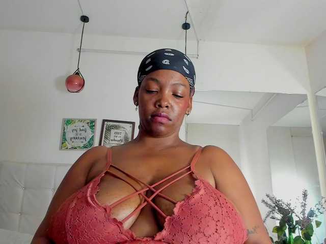 aileenkys live cam on BongaCams