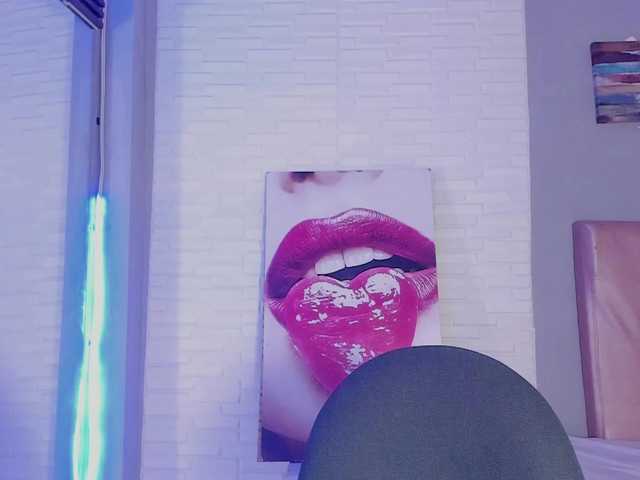 aileenkys live cam on BongaCams