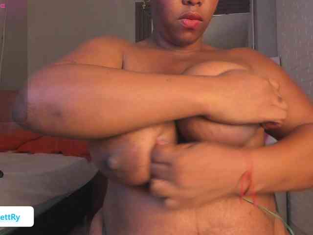 Modelo: aileenkys