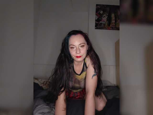 naughtybookslut live cam on BongaCams