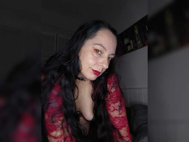naughtybookslut live cam preview
