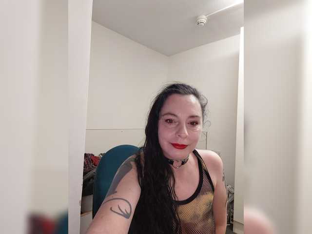 naughtybookslut Live Cam on BongaCams