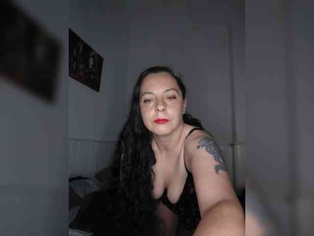 naughtybookslut webcam