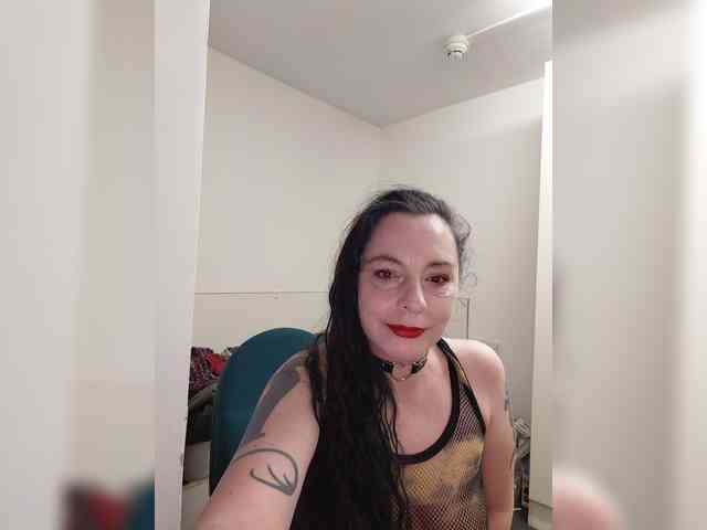 naughtybookslut webcam
