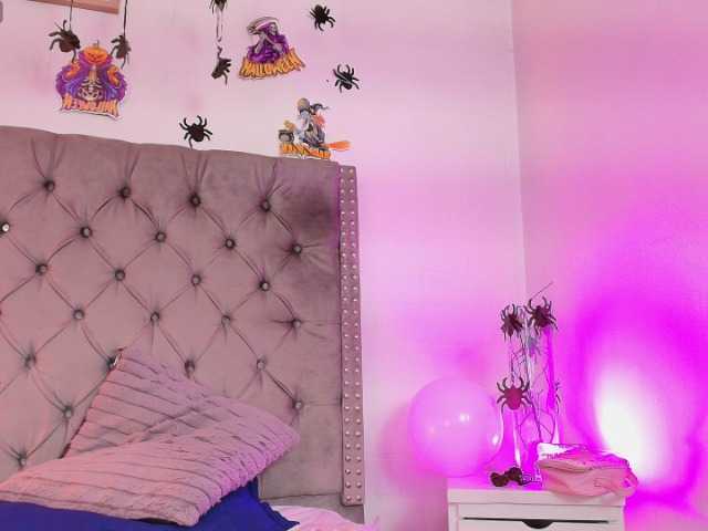 RossyMarks live cam preview