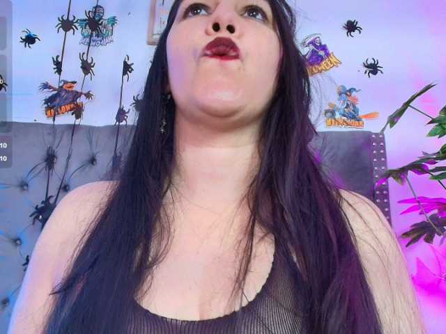 RossyMarks, live now on BongaCams