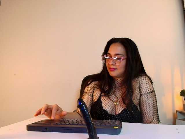RossyMarks live cam on BongaCams
