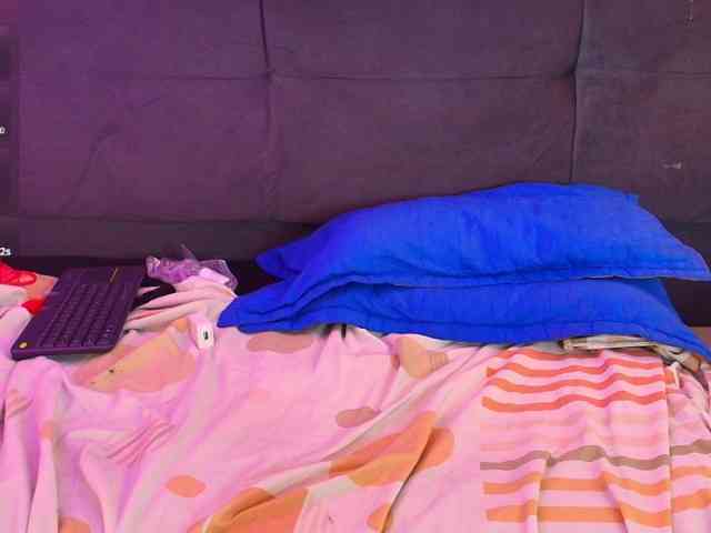 RossyMarks webcam