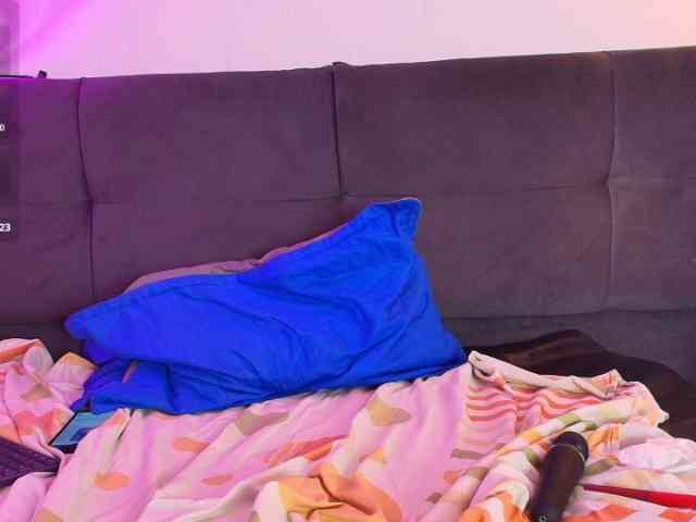 RossyMarks webcam