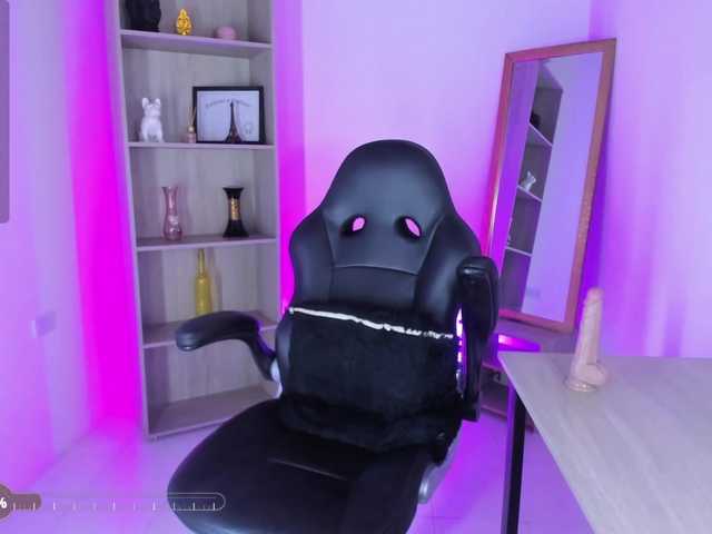 Jisoosquirt live cam on BongaCams