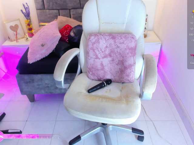 Jisoosquirt live cam on BongaCams