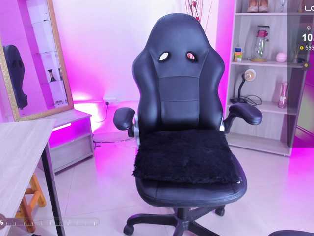Jisoosquirt live cam on BongaCams