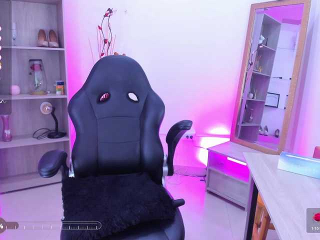 Jisoosquirt live cam on BongaCams