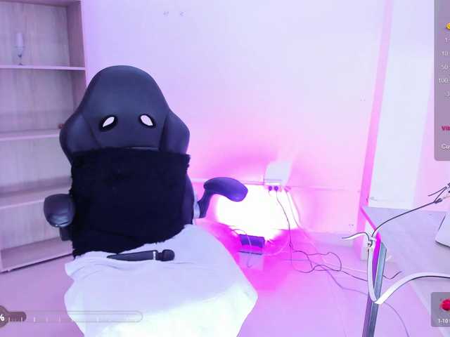 Jisoosquirt live cam on BongaCams