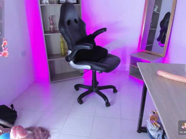 Jisoosquirt live cam on BongaCams