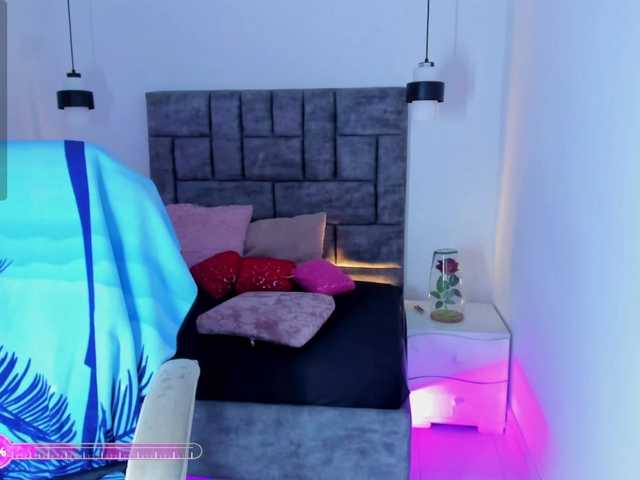 Jisoosquirt live cam on BongaCams