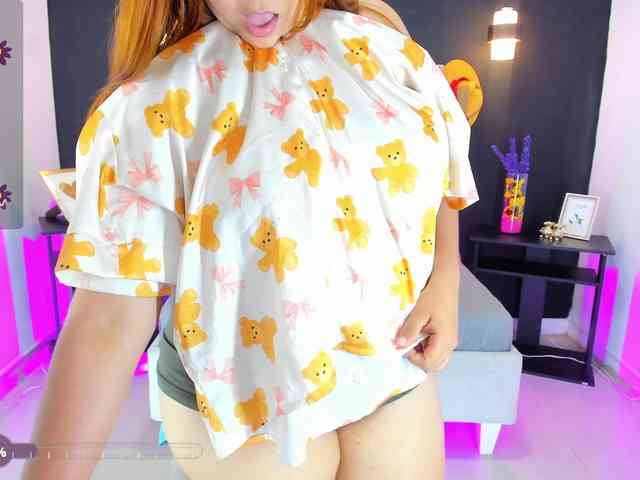 Jisoosquirt webcam