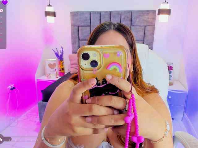 Jisoosquirt webcam
