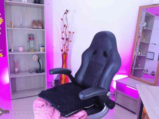 Jisoosquirt webcam