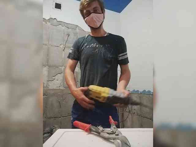 Tiler-cat Sex Cam Show