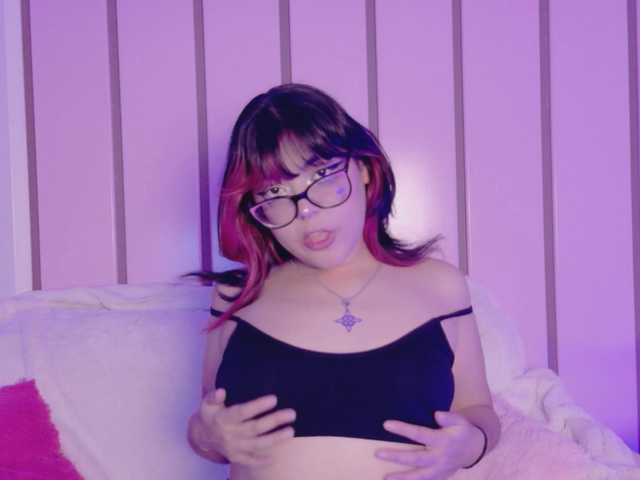 EllieNeptune live webcam show