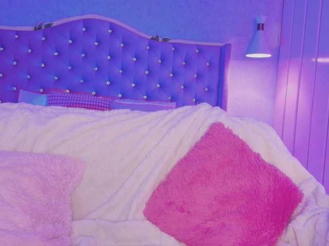 EllieNeptune live webcam show