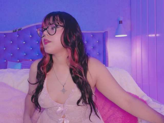 EllieNeptune live cam on BongaCams