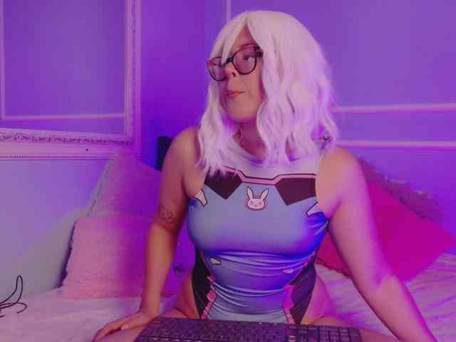 EllieNeptune webcam