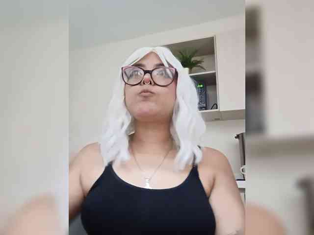 EllieNeptune webcam