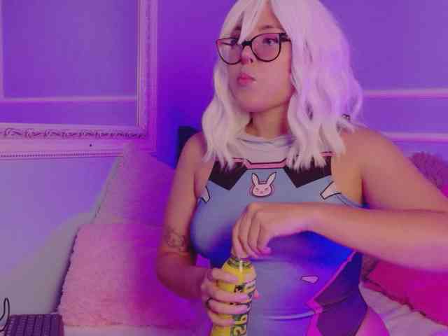 EllieNeptune webcam